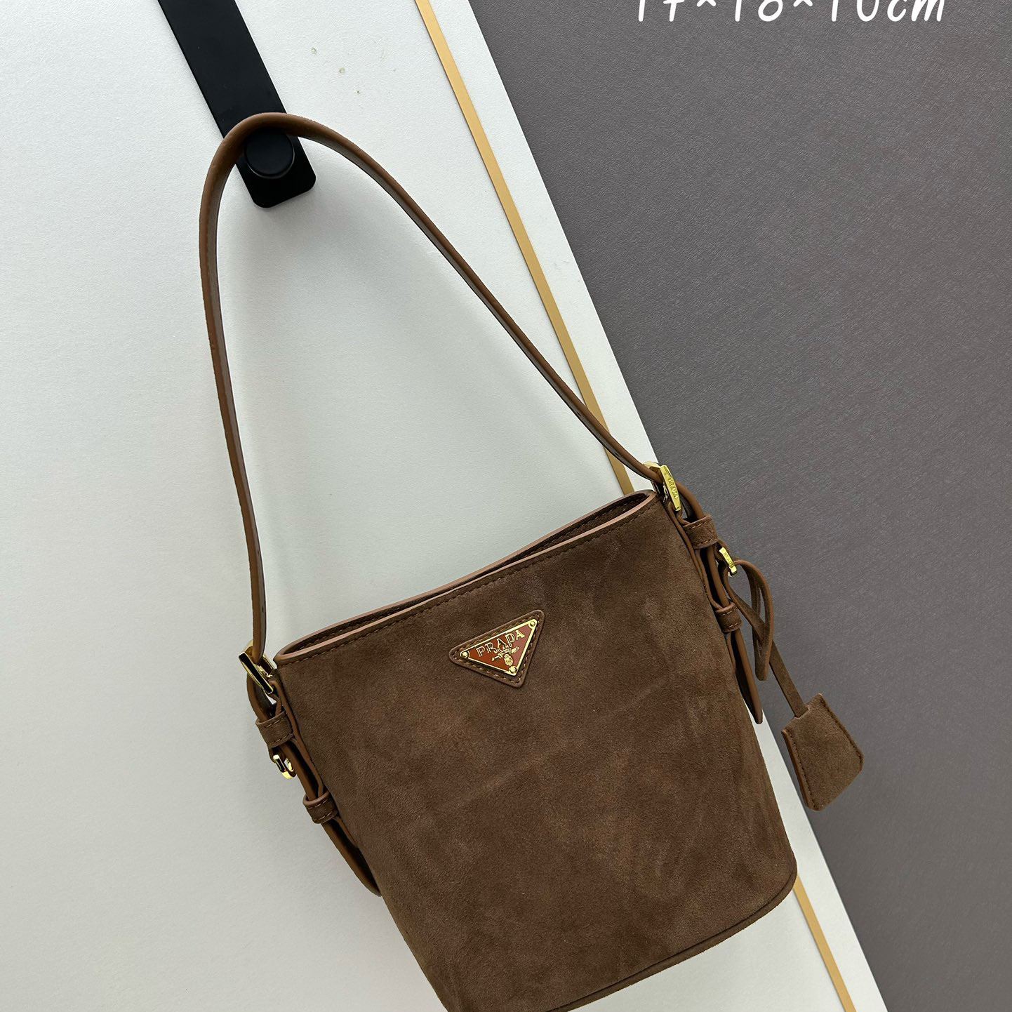 Pra*a shopping bags